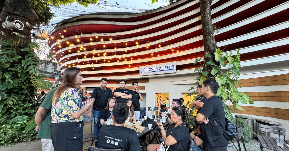STM x FOM group pic at Overcoffee
